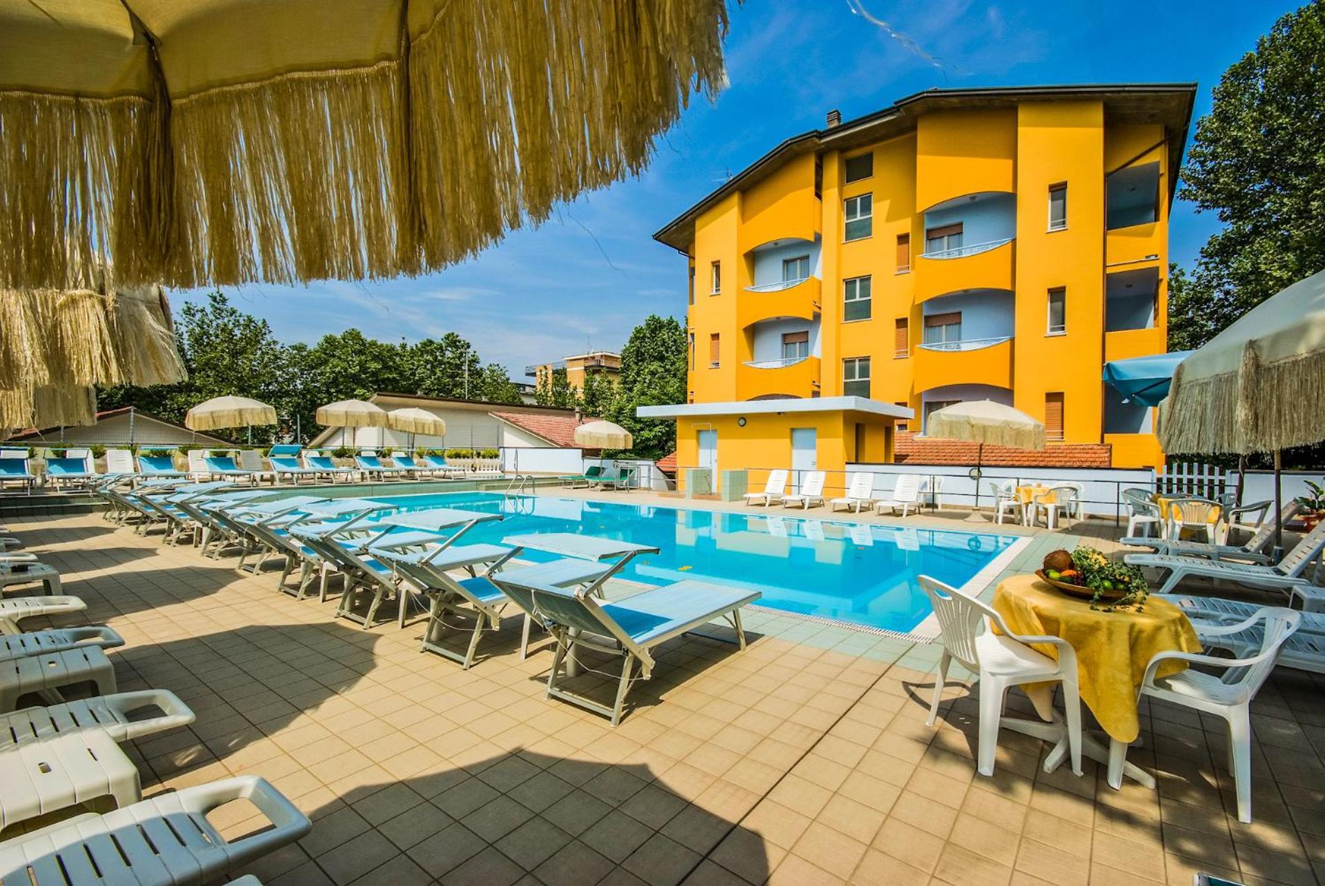 Hotel & Residence Parador Чезенатіко Екстер'єр фото
